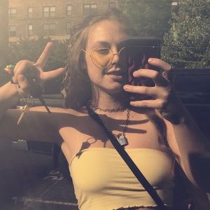 Meet your Posher, Isabel